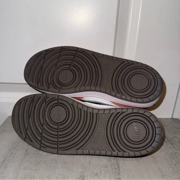 Nike Court Borough Low 2 SE Size 4.5Y - Picture 7 of 8